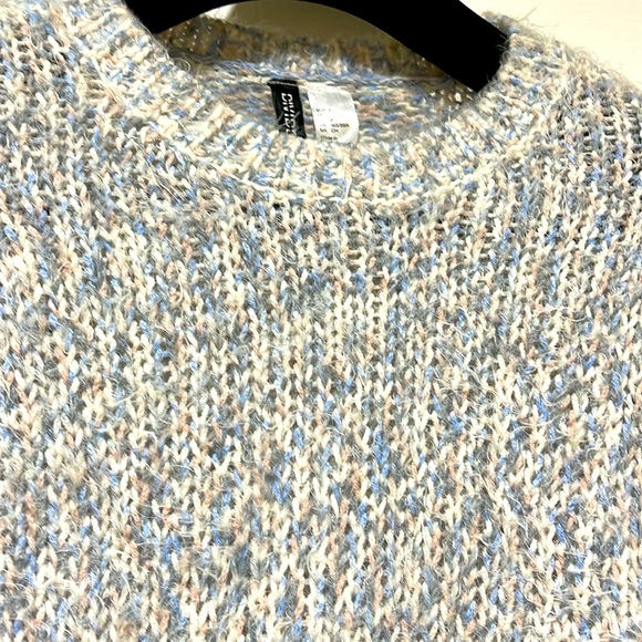 H&M DIVIDED MULTI PASTEL BLUE PINK & WHITE FUZZY SCOOP NECK SWEATER SIZE SMALL - Picture 3 of 7